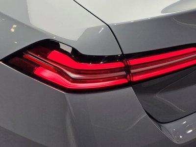 صورة 10 لـ 2025 BMW 5 SERIES