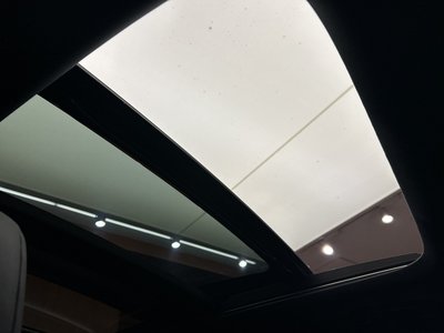 صورة 7 لـ 2023 Lexus RX
