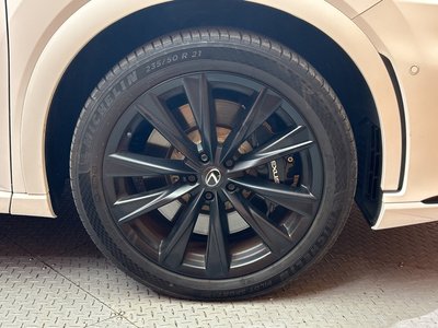 صورة مصغرة 61 لـ 2023 Lexus RX