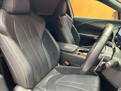 صورة 6 لـ 2023 Lexus RX