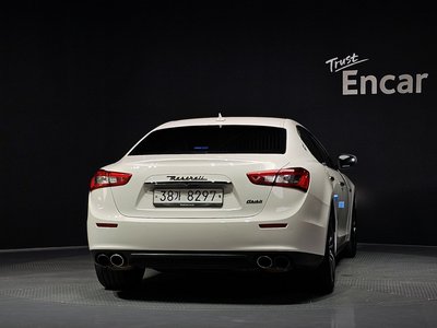 2017 Maserati GHIBLI photo 4