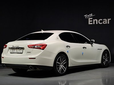 2017 Maserati GHIBLI photo 3