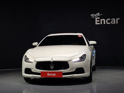 2017 Maserati GHIBLI photo 2