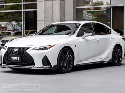 LEXUS IS - 9