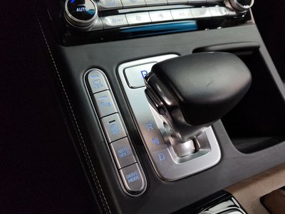 2021 Genesis G90 — миниатюра 12