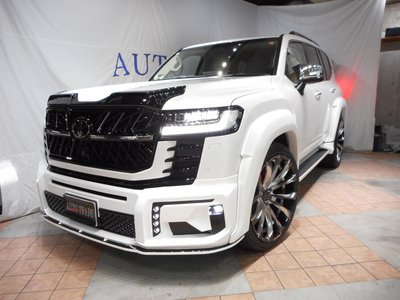 TOYOTA LAND CRUISER 300 - 1