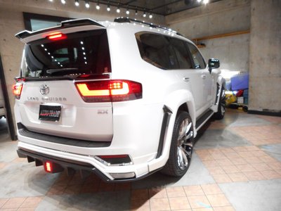 TOYOTA LAND CRUISER 300 - 6