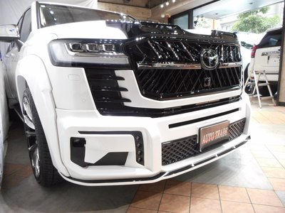 TOYOTA LAND CRUISER 300 - 8