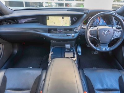 LEXUS LS - 7