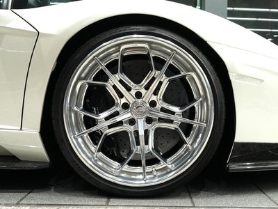 LAMBORGHINI AVENTADOR ROADSTER - 4