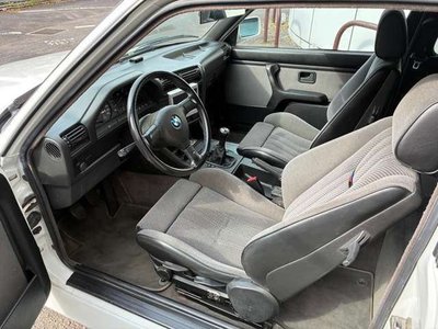 1990 BMW M3 照片 3
