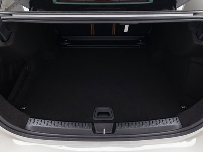 MERCEDES-BENZ E-CLASS - 7