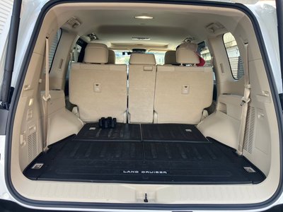 TOYOTA LAND CRUISER 300 - 6