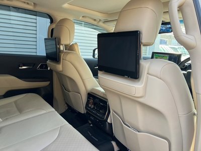 TOYOTA LAND CRUISER 300 - 8