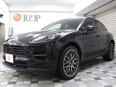 PORSCHE MACAN - 1