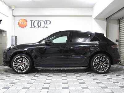 PORSCHE MACAN - 4