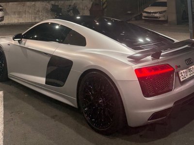 AUDI R8 - 9