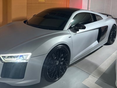 AUDI R8 - 1