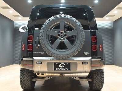 LAND ROVER DEFENDER - 4