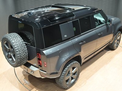LAND ROVER DEFENDER - 8