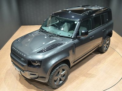 LAND ROVER DEFENDER - 7