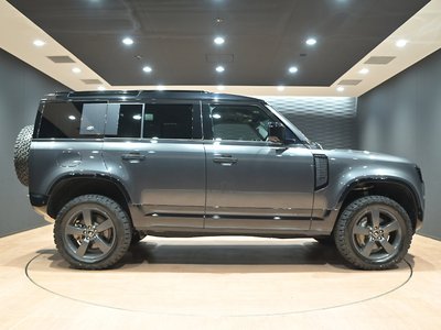 LAND ROVER DEFENDER - 6