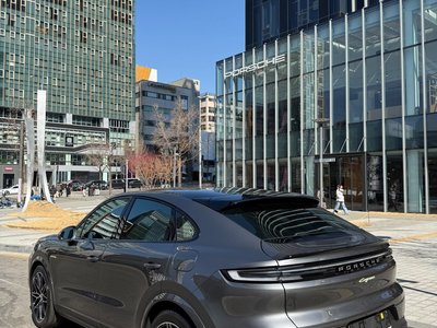 PORSCHE CAYENNE - 9