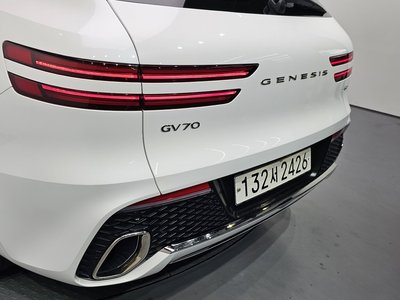 2022 Genesis GV70 — фото 10