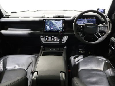 LAND ROVER DEFENDER - 4
