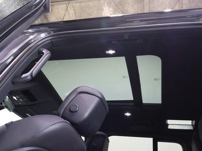 LAND ROVER DEFENDER - 10