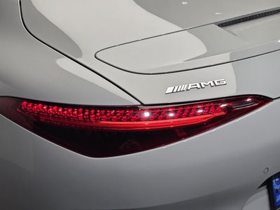 صورة 10 لـ 2023 Mercedes-BENZ SL