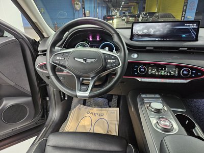 صورة 4 لـ 2022 Genesis ELECTRIFIED GV70