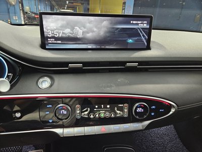 2022 Genesis ELECTRIFIED GV70 thumbnail 18