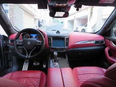 صورة 10 لـ 2019 Maserati LEVANTE
