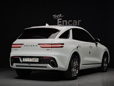 صورة 4 لـ 2022 Genesis GV70