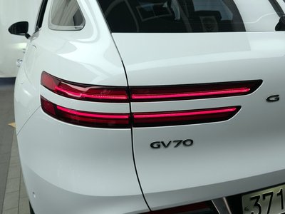 صورة 10 لـ 2022 Genesis GV70