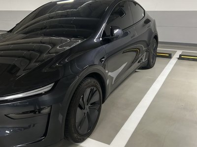 TESLA MODEL Y - 5