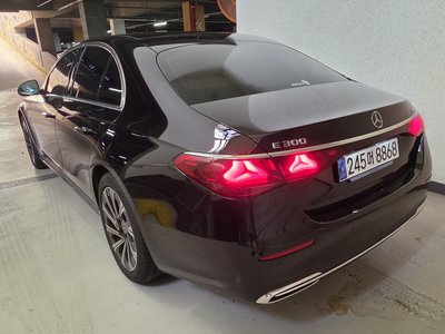 2025 Mercedes-BENZ E-CLASS 照片 3