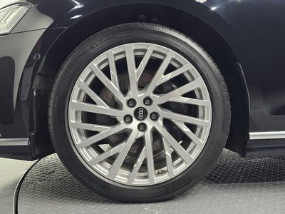 AUDI A8 - 6