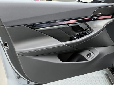 2025 BMW 5 SERIES — миниатюра 17