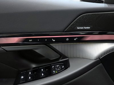 2025 BMW 5 SERIES — миниатюра 30