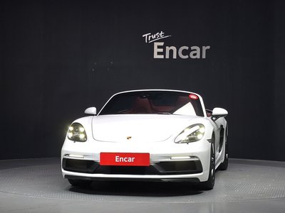 صورة 2 لـ 2023 Porsche 718