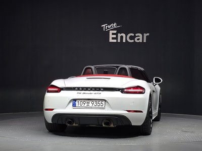 صورة 4 لـ 2023 Porsche 718