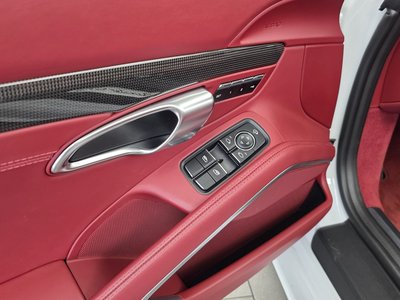صورة مصغرة 25 لـ 2023 Porsche 718