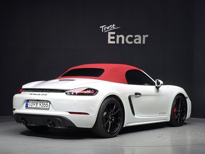 صورة 3 لـ 2023 Porsche 718