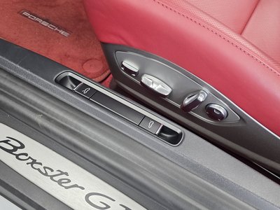 صورة مصغرة 18 لـ 2023 Porsche 718