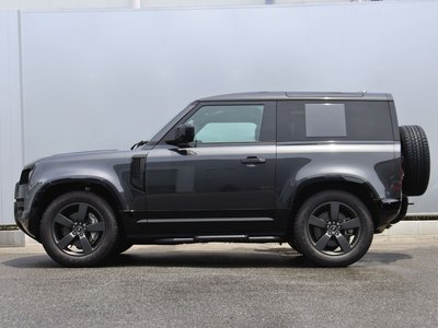 LAND ROVER DEFENDER - 6