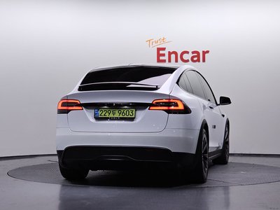 TESLA MODEL X - 4