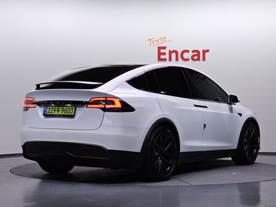 TESLA MODEL X - 3