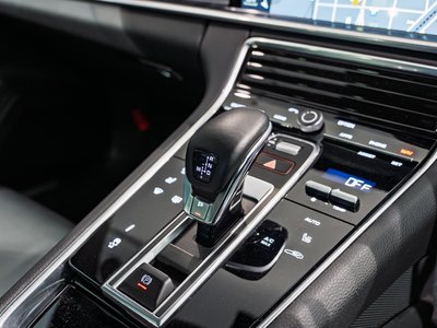 PORSCHE PANAMERA - 8